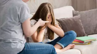 Как правильно реагировать на плохие оценки ребенка