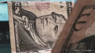 Курс доллара снова вырос на торгах