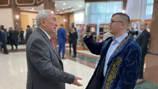 "Обогнал "Роллс-Ройс". Жигули Дайрабаев рассказал об отношении к шуткам