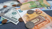 Названы официальные курсы доллара, рубля и евро на 30 марта