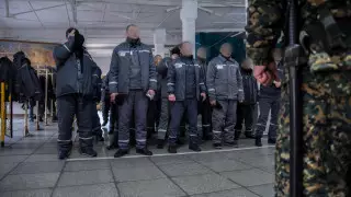 Закрывали видеокамеры простынями: появились подробности ранения заключенных в Павлодаре