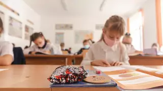 Прием детей в 1 класс стартовал в Алматы