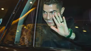 Роналду показал фанатам редкий спорткар за 10 миллионов долларов