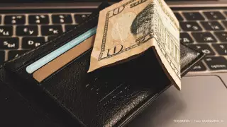 Курс доллара снизился на 2 тенге