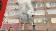 15 человек эвакуировали из горящего дома в Усть-Каменогорске