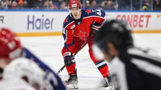 Экс-звезда "Барыса" избил лучшего бомбардира КХЛ