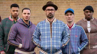 "Не бандит, а стиляга". Какие мужские спортивные костюмы сейчас в моде