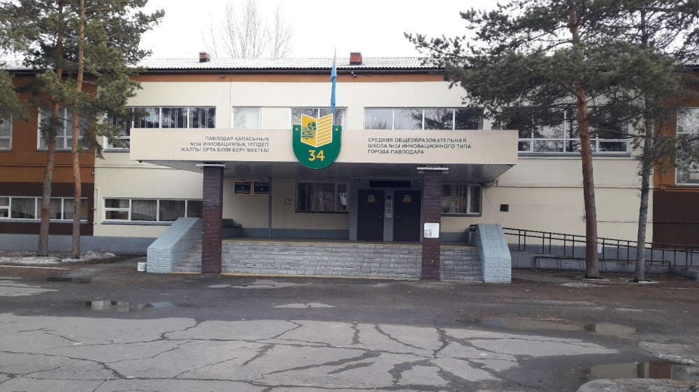 Полиция проверяет сообщение о бомбе в школе Павлодара
