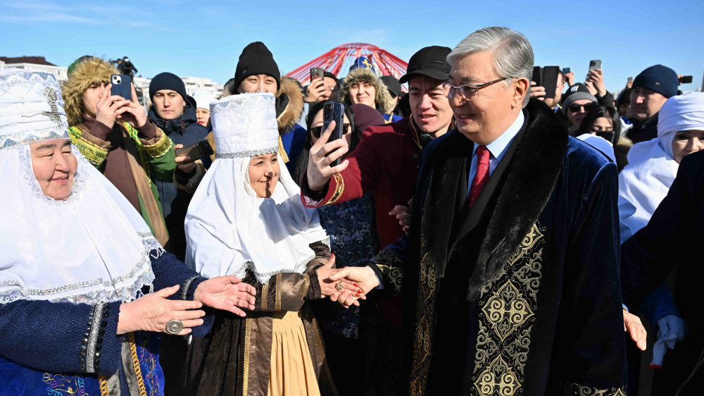 Токаев предложил носить национальную одежду не только на Наурыз