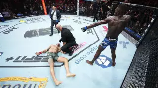 Адесанья ярко нокаутировал Перейру в главном бою UFC 287