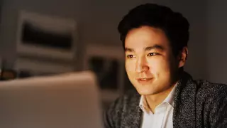 Как зафиксировать высокий доход в долларах?