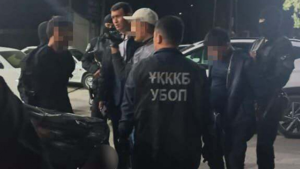 Двух рэкетиров задержали в Туркестанской области