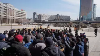 "Это вопрос переговорный": Кульгинов о собравшихся в Астане рабочих из Жанаозена