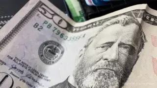 Сколько стоят доллар и евро в обменниках Казахстана 11 апреля