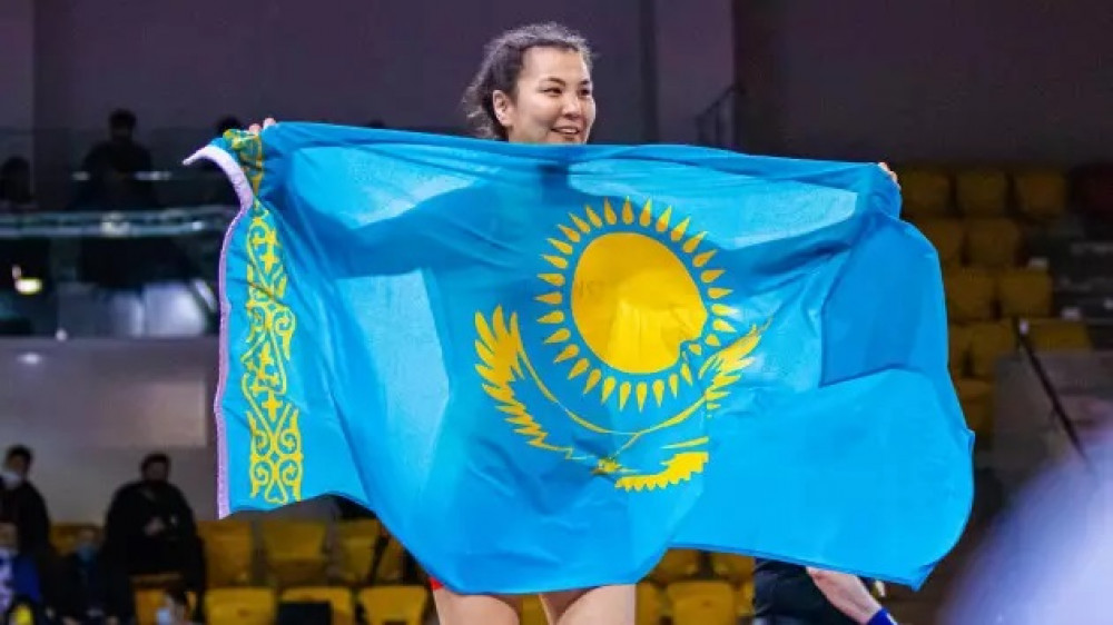 Казахстанка завоевала золото на чемпионате Азии по борьбе