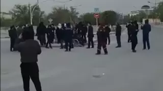 Группа граждан в Жанаозене перекрыла проезжую часть - полиция