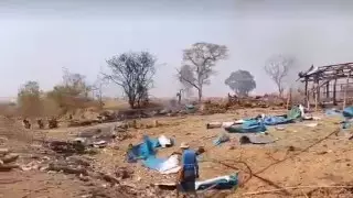 Около 100 человек погибли в результате авиаударов по деревне в Мьянме