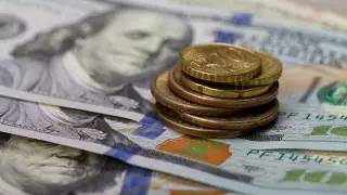 Курс доллара вырос еще почти на 4 тенге