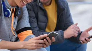 "Начал себя подозревать". Казахстанцы шутят над SMS от Антикора