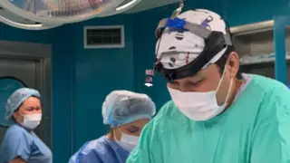 Врачи удалили из живота алматинца гигантскую опухоль