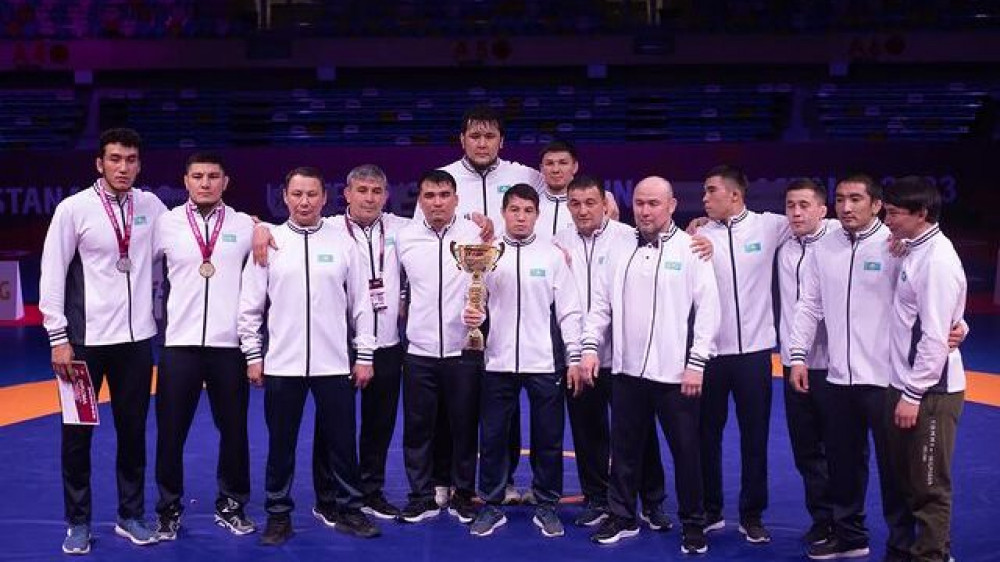 Токаев поздравил казахстанских борцов с медалями чемпионата Азии