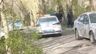 Мужчина устроил стрельбу из окна квартиры в Алматы