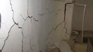 Построенная по госпрограмме новостройка разрушается в Актобе