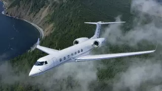 Пилот и стюардесса откровенно рассказали о "прихотях" VIP-клиентов