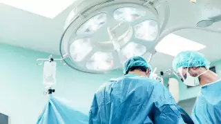 Хирурги пришили оторванный палец мальчику в Алматы