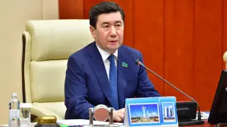 Кошанов обратился к депутатам после совещания с Токаевым