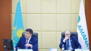 Елнур Бейсенбаев: Фракция Amanat возьмет на контроль возведение школ