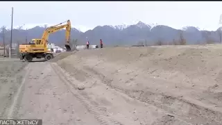 Жители села в области Жетысу почти век ждали строительства дороги