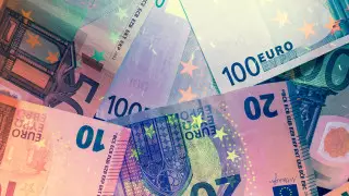 Названы официальные курсы доллара, рубля и евро на 25 апреля