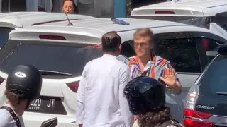 Видео с дракой туриста и священника на Бали завирусилось в сети