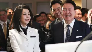 Первая леди Южной Кореи поразила своим "кукольным" видом во время визита в США