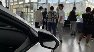 "Не связана с обманом": об изменениях в программе льготного автокредитования высказался министр