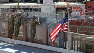 Байден решил направить 1500 солдат к границе с Мексикой