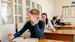 Глава НИШ отреагировал на слухи о продаже материалов к экзаменам