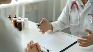 Можно ли казахстанцам вернуть неиспользованные деньги за ОСМС