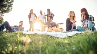 Что обязательно надо взять на пикник: чек-лист