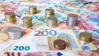 Сколько стоят доллар и евро в обменниках Казахстана