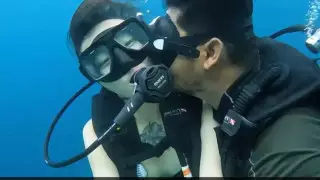 Доказала фотографией: инструктор поцеловал туристку под водой и был арестован