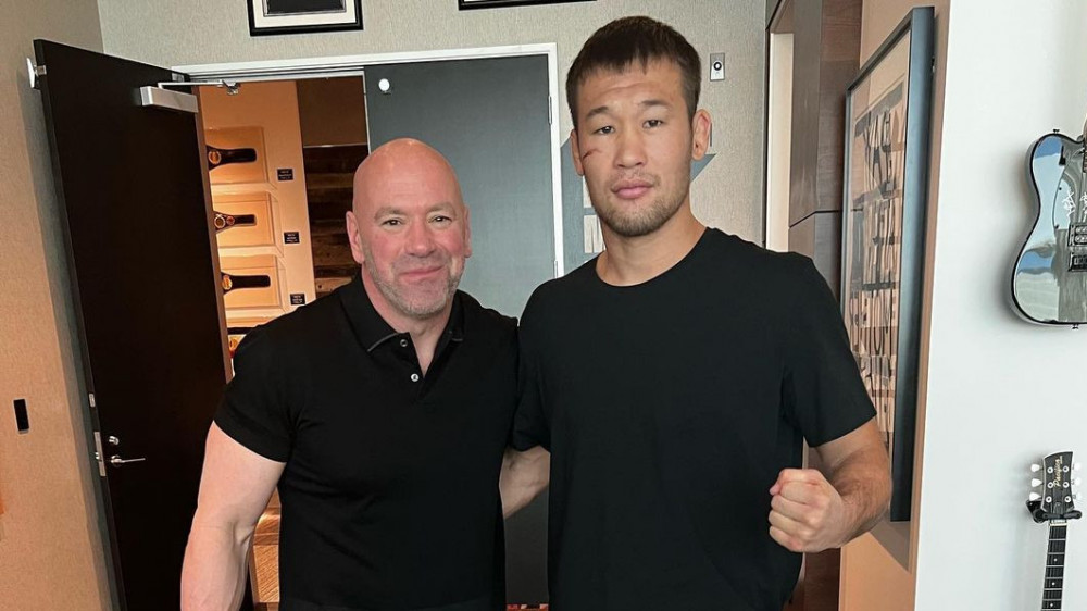 Шавкат Рахмонов помог казахстанцу подписать контракт с UFC