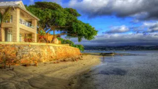 Почему жить в своем доме на море на самом деле не очень