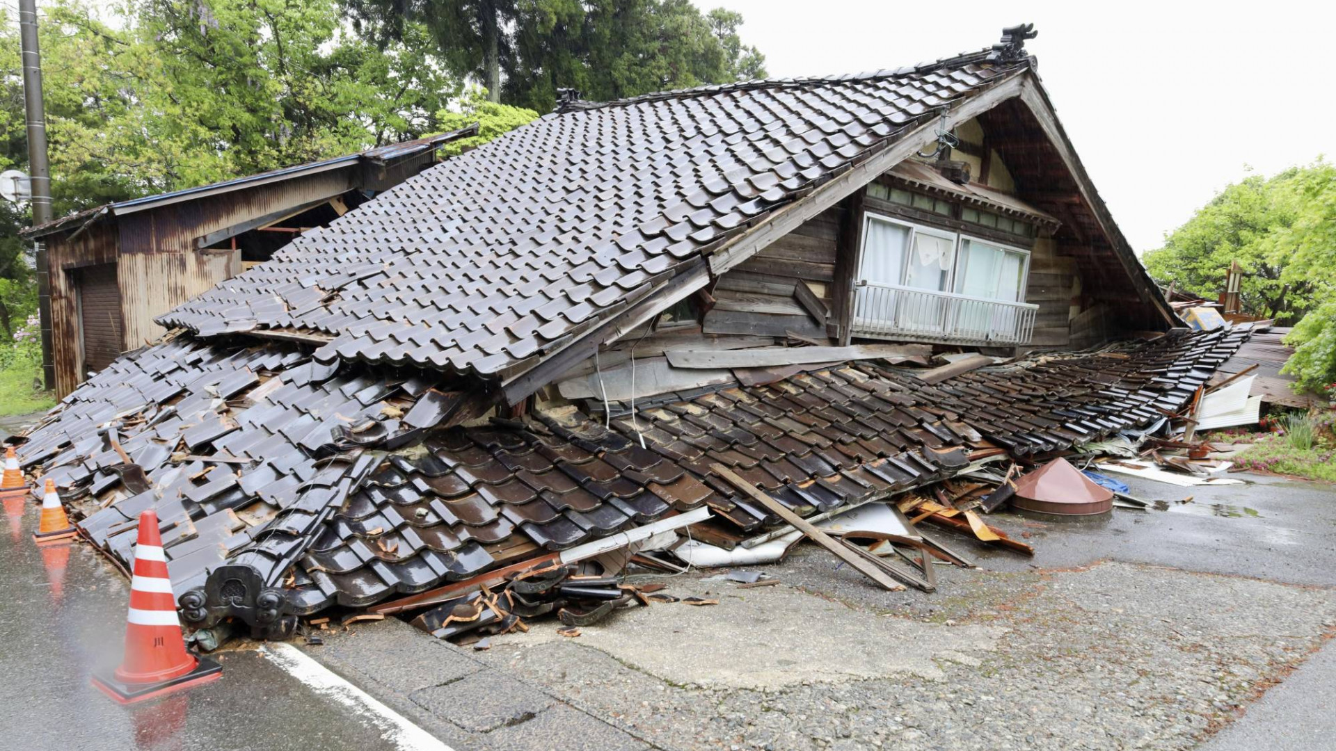 япония землетрясение март 2011