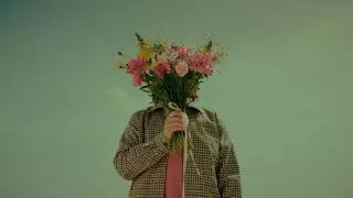 Клип в стиле Уэса Андерсона: M'Dee выпустил первую песню на казахском языке