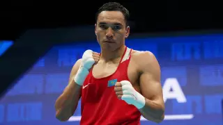 Устроил шоу в ринге: третий казахстанский боксер вышел в финал ЧМ-2023