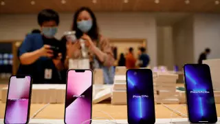 Пользователи iPhone 14 сообщают о вздутии аккумуляторов и отслоении экранов