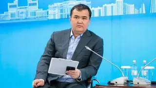 Аким Астаны встретился с жителями жилых массивов