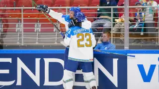 "Отлично исполнено". Казахстанские хоккеисты забили первый гол на ЧМ-2023